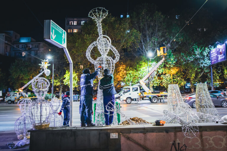 თბილისში საახალწლო განათებების მონტაჟი დაიწყო