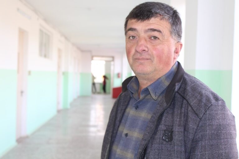 დირექტორის, ოგანეს შორაღიანის განცხადებით, ახალქალაქის სოფელ ლომატურცხის საჯარო სკოლაში ბოლო წლებში ინფრასტრუქტურა მნიშვნელოვნად მოწესრიგდა