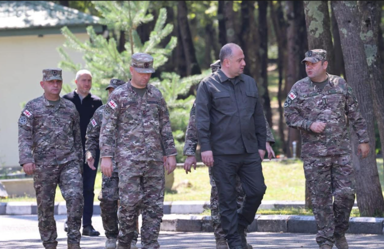 თავდაცვის მინისტრი საჩხერის სამთო მომზადების სკოლაში იმყოფებოდა