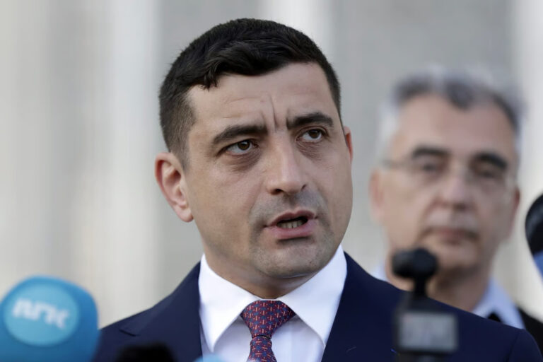 რუმინეთის საპრეზიდენტო არჩევნების პირველ ტურში ულტრამემარჯვენე კანდიდატი ჯორჯე სიმიონი დამაჯერებლად ლიდერობს
