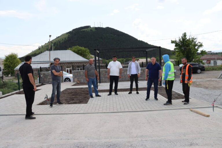 ახალქალაქის მუნიციპალიტეტის სოფელ ბავრაში სკვერი და საბავშვო მოედანი ეწყობა