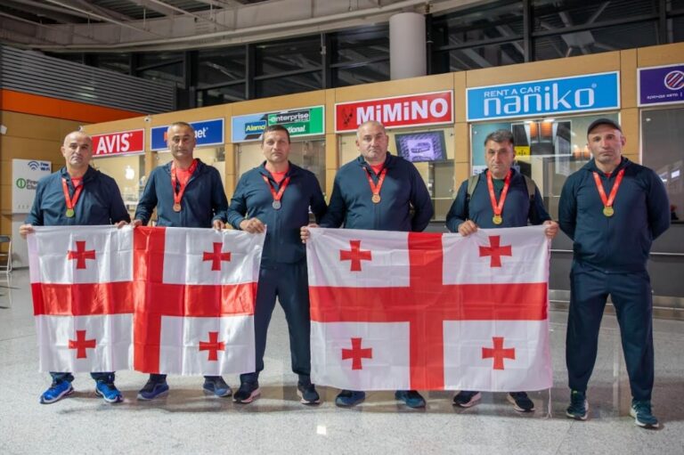 საქართველოს თავდაცვის ძალების დაჭრილ-დაშავებული სამხედროები სპორტულ ღონისძიებაში წარმატებული ასპარეზობის შემდეგ, შოტლანდიიდან სამშობლოში დაბრუნდნენ