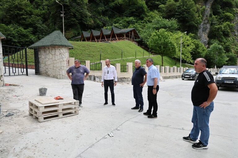 ცაგერში „მწვანე თეატრის“ სარეაბილიტაციო სამუშაოები სრულდება