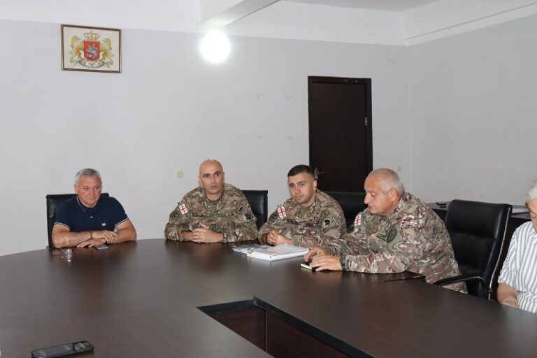 ვანის მერის მოადგილეები წვევამდელთა ეროვნულ სამხედრო სამსახურთან და თავდაცვის კოდექსში შეტანილ ცვლილებებთან დაკავშირებით გამართულ შეხვედრას დაესწრნენ