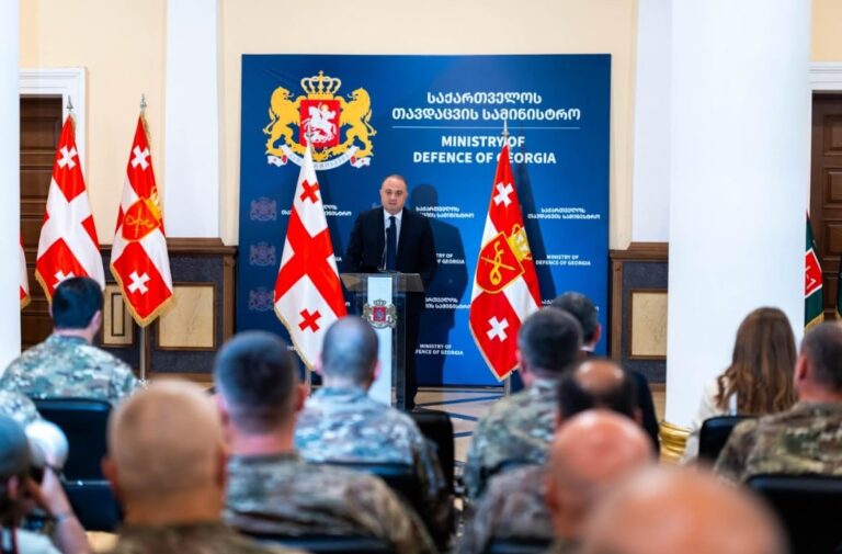 თავდაცვის მინისტრმა სამხედრო მოსამსახურეები დააჯილდოვა