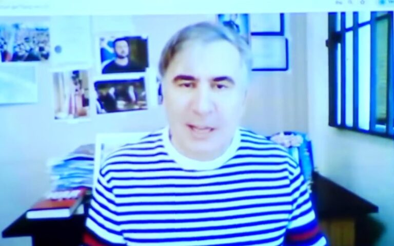 მიხეილ სააკაშვილი: მინდა, მოვუწოდო ყველას, ვისწავლოთ ნეპალის მაგალითისგან  და მასობრივად გავავრცელოთ რეჟიმის კორუმპირებული მოხელეების სასახლეების ფოტოები. შევისწავლოთ მათი ოჯახების და საყვარლების სოციალური ქსელები