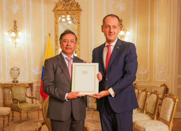 კოლომბიის რესპუბლიკაში საქართველოს საგანგებო და სრულუფლებიანმა ელჩმა კოლომბიის პრეზიდენტს რწმუნებათა სიგელები გადასცა