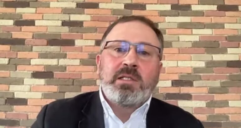 ელგუჯა ხოკრიშვილი: ჩვენი [„გახარია საქართველოსთვის“] პოლიტიკური გზები გაიყო, კატეგორიულად წინააღმდეგი ვარ, რომელიმე ოპოზიციური პარტიის თვითმმართველობის არჩევნებში მონაწილეობის