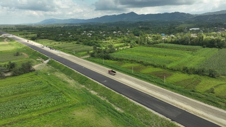 ინფრასტრუქტურის სამინისტროს გადაწყვეტილებით, 2026 წლიდან გზების მშენებლობა-რეაბილიტაციისას მოდიფიცირებული ასფალტის გამოყენების მოთხოვნა ამოქმედდება