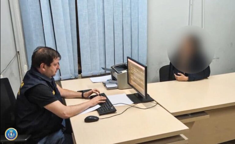 7 000 ლარის ქრთამის აღების ფაქტზე ლენტეხის მუნიციპალიტეტის მერიის ა(ა)იპ „ჯოკია მეშველიანის სახელობის კულტურის ცენტრის“ დირექტორი დააკავეს