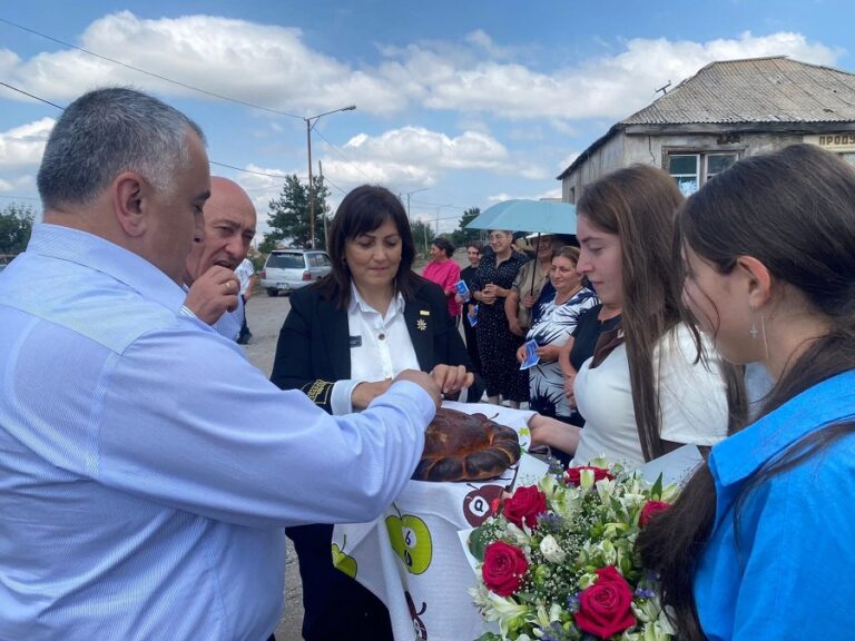 ნინოწმინდის მუნიციპალიტეტის მერმა და მერობის კანდიდატმა, ანივარდ მოსოიანმა მოსახლეობასთან შეხვედრები დაიწყო