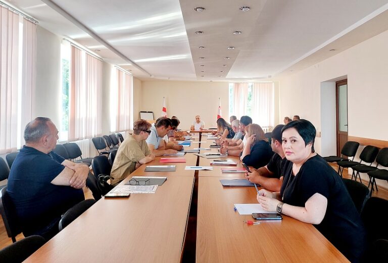 ნინოწმინდის მუნიციპალიტეტის საკრებულოს რიგგარეშე სხდომა გაიმართა