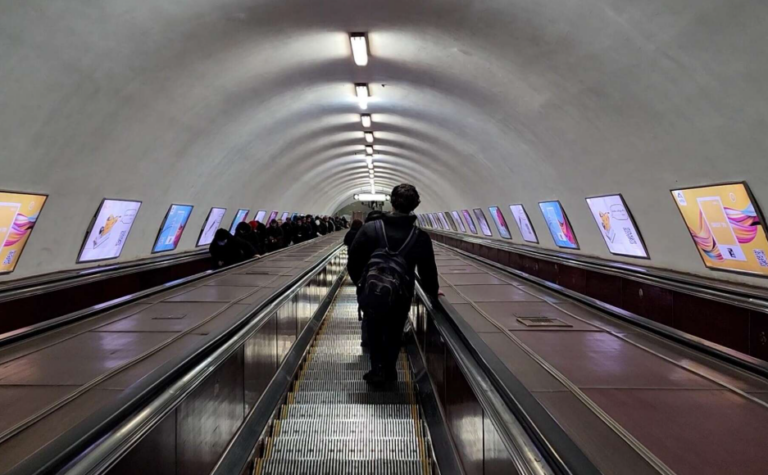 მეტროსადგურ „მარჯანიშვილსა“ და „ახმეტელის თეატრში“ მეორე ამოსასვლელები მოეწყობა