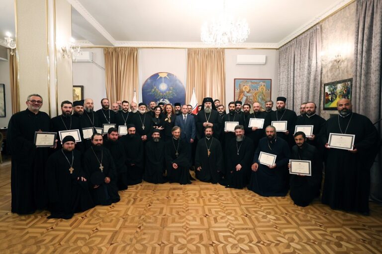 ღირებულებითი განათლების პროგრამის მონაწილე სასულიერო პირებს შესაბამისი სერტიფიკატები გადაეცათ
