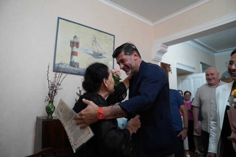 კახა კალაძემ ნათელა ვაშაკიძეს 100 წლის იუბილე მიულოცა – ნათელა ვაშაკიძეს 10 000 ლარი ჩაერიცხება