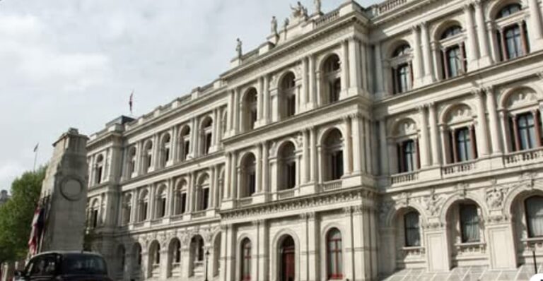 დიდი ბრიტანეთის მთავრობამ ბიზნესმენი ლევან ვასაძე და საქართველოს ყოფილი მთავარი პროკურორი ოთარ ფარცხალაძე დაასანქცირა