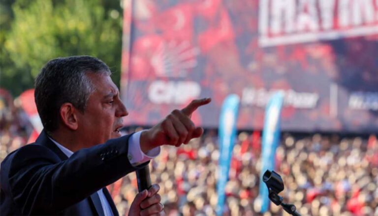 ანკარაში თურქეთის ხელისუფლების საწინააღმდეგო აქციაზე ათი ათასობით ადამიანი გამოვიდა