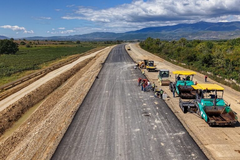 პრემიერ-მინისტრი საგარეჯო-ბადიაურის ავტომაგისტრალის სამშენებლო სამუშაოებს გაეცნო