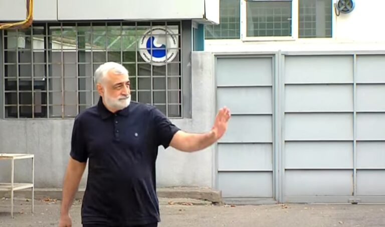 მამუკა ხაზარაძემ რუსთავის საპატიმრო დაწესებულება დატოვა