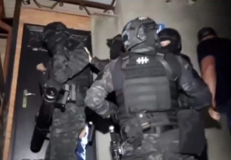 თბილისში, იმერეთში, სამცხე-ჯავახეთისა და კახეთის რეგიონებში „ქურდულ სამყაროსთან“ კავშირში მყოფი 30 პირი დააკავეს, ხოლო ორ პირს ბრალი დაუსწრებლად წარედგინეს