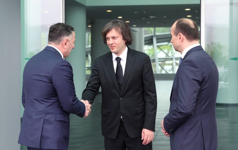 „მიშვებული იყო ყველაფერი“ – ირაკლი კობახიძემ ვახტანგ გომელაურის შინაგან საქმეთა მინისტრობის პერიოდი მწვავედ გააკრიტიკა და ახალ მინისტრს „მასშტაბური ცვლილებისთვის“ „განსაკუთრებული მადლობა“ გადაუხადა