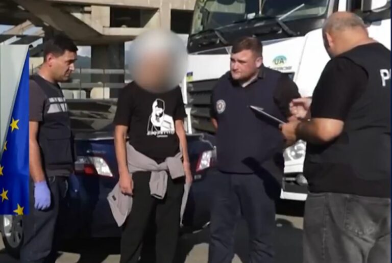 სუს-ი: ოპერატიული მასალების მიხედვით, უკრაინიდან შემოტანილი ასაფეთქებელი ნივთიერების დანიშნულების ბოლო ადგილად იკვეთება თბილისი, ავლაბრის ტერიტორიაზე მდებარე ერთ-ერთი საცხოვრებელი სახლი