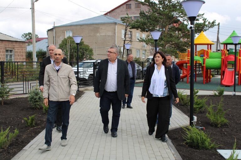 სამცხე-ჯავახეთის მხარეში სახელმწიფო რწმუნებული ნინოწმინდაში ინფრასტრუქტურულ პროექტებს გაეცნო