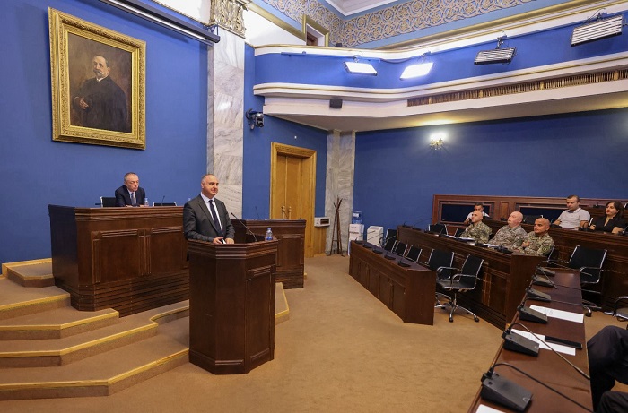 თავდაცვისა და უსაფრთხოების კომიტეტის სხდომაზე თავდაცვის მინისტრის მოადგილეს მოუსმინეს