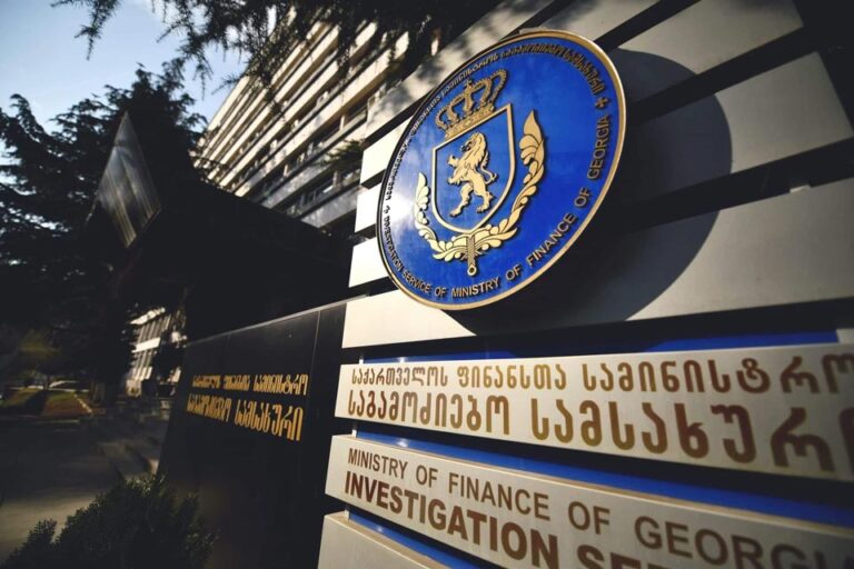 დაკავებულია ინფრასტრუქტურის მინისტრის ყოფილი მოადგილე კობა გაბუნია, ყოფილი მინისტრის, ირაკლი ქარსელაძის სახლში კი ჩხრეკა ჩატარდა