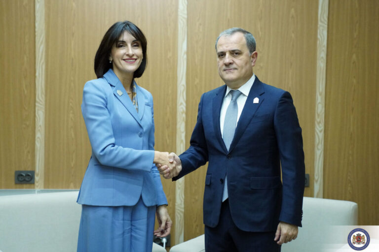 საქართველოს საგარეო საქმეთა მინისტრი მაკა ბოჭორიშვილი აზერბაიჯანელ კოლეგას, ჯეიჰუნ ბაირამოვს შეხვდა
