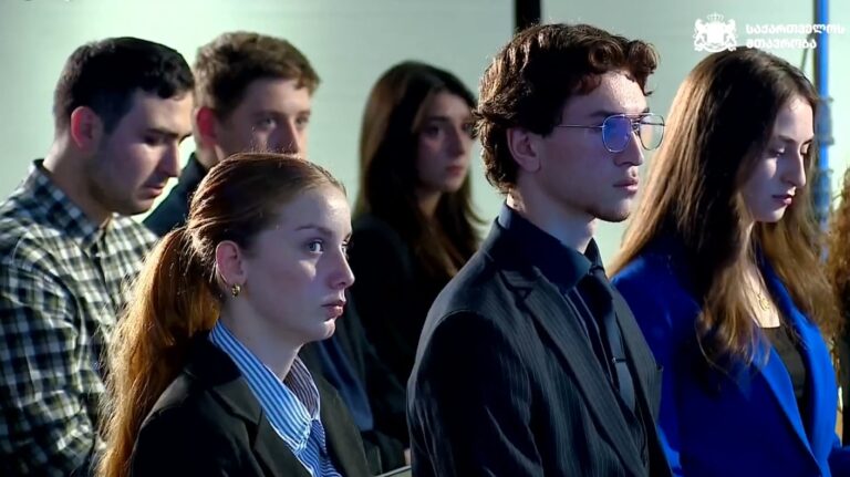 ირაკლი კობახიძე: საქართველოში გვაქვს 19 სახელმწიფო უნივერსიტეტი და 45 კერძო უნივერსიტეტი, თითოეული მათგანი გასცემს თანაბარი სტატუსის და თანაბარი რანგის დიპლომებს, თუმცა სწავლებაში ხარისხის უთანაბრობიდან გამომდინარე, თავისი არსით ამ დიპლომების ხარისხიც არის არათანაბარი, რაც საჭიროებს გამოსწორებას