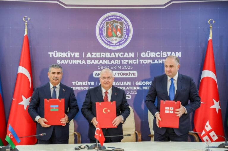 ირაკლი ჩიქოვანმა ანკარაში აზერბაიჯანი-თურქეთი-საქართველოს თავდაცვის სამმხრივ მინისტერიალში მიიღო მონაწილეობა