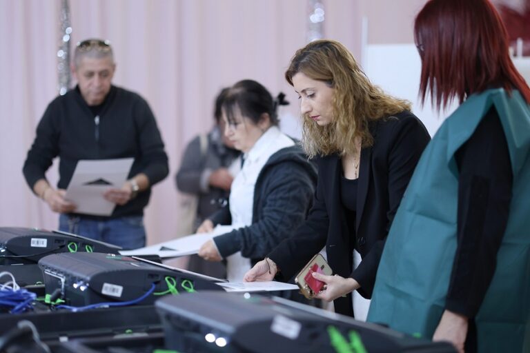 ცესკო: 15:00 საათის მდგომარეობით, საარჩევნო უბნებზე მივიდა 991 651 ამომრჩეველი, რაც ამომრჩეველთა საერთო რაოდენობის 28.22%-ს შეადგენს