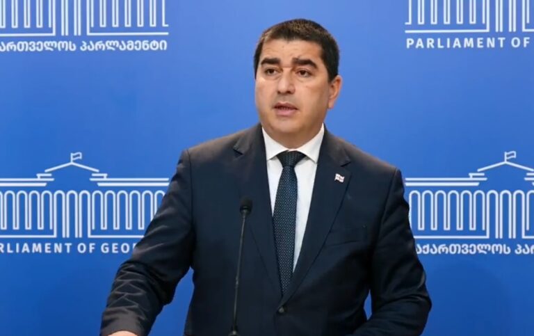 შალვა პაპუაშვილი: ევროკავშირისგან ზეწოლას ვიტანთ, მაგრამ ეს ყველაფერი დღეს მხილებულია და ვერავინ ბედავს, შეგვეწინააღმდეგოს, ჩვენზე რამეს თუ იტყვიან, აშშ-თან გადავამისამართებთ და თავად ელაპარაკონ