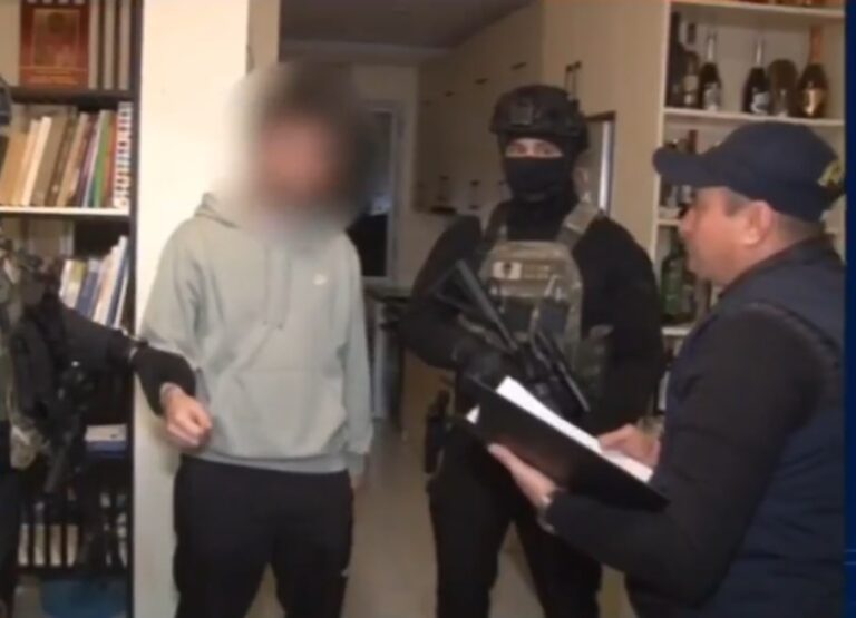 პოლიციამ „ქურდულ სამყაროსთან“ კავშირში მყოფი 34 პირი დააკავა – სპეცოპერაციის დროს, სოფელ კაბალში, გულმკერდის არეში მძიმედ დაიჭრა ერთ-ერთი სპეცრაზმელი,  პოლიციის საპასუხო ცეცხლის შედეგად მირზა ალიევი ადგილზე იქნა ლიკვიდირებული