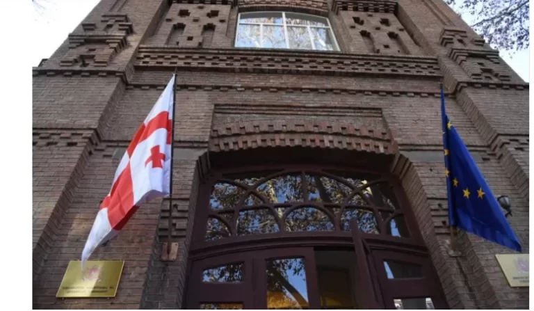 განათლების სამინისტროს ინფორმაციით, საზღვარგარეთ კვალიფიკაციის ამაღლების მიზნით, სახელმწიფო საგრანტო პროგრამა 2026 წლიდან კვლავ გაგრძელდება