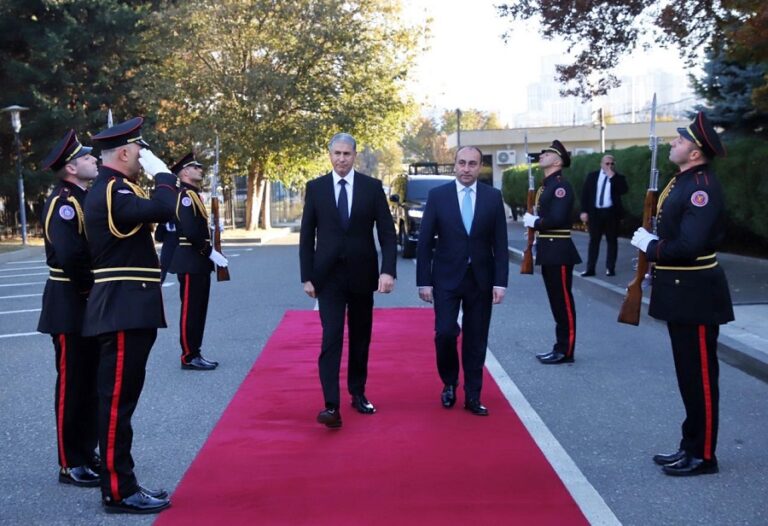 საქართველოს შინაგან საქმეთა მინისტრი აზერბაიჯანელ კოლეგას, ვილაიათ ეივაზოვს მასპინძლობს