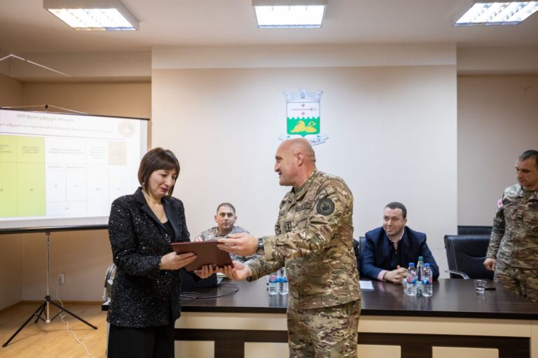 სამხედრო გაწვევისა და რეკრუტირების ეროვნულმა სააგენტომ ნებაყოფლობით დარეგისტრირებული წვევამდელების მშობლებს მადლობის წერილები გადასცა