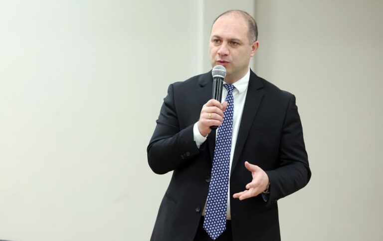 გივი მიქანაძემ გურიისა და აჭარის რეგიონების მასწავლებლებთან ზოგადი განათლების სისტემის რეფორმის ძირითადი მიმართულებები განიხილა