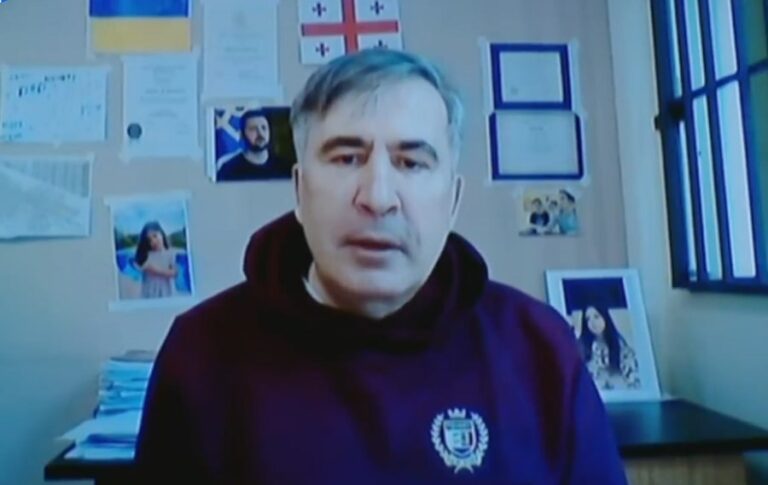 მიხეილ სააკაშვილი: ივანიშვილმა იპოვა შედარებით უმტკივნეულო გზა თავისი ფლიდი ჩანაფიქრის განსახორციელებლად ჰუმანიტარული ფაკულტეტების შემცირებით, შენობებს მაინც დაითრევს