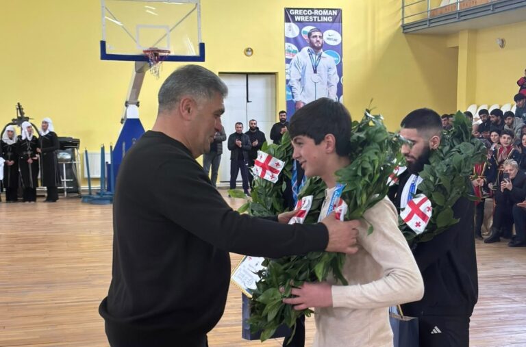 ახალქალაქში საერთაშორისო შეჯიბრებებზე საპრიზო ადგილების მფლობელი სპორტსმენები დააჯილდოვეს