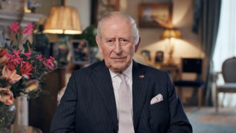 მეფე ჩარლზი აცხადებს, რომ ახალი წლიდან ექიმებს შეეძლებათ მისი კიბოს მკურნალობის შემცირება