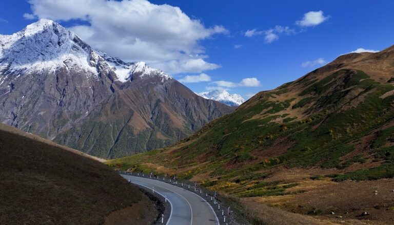 ზემო და ქვემო სვანეთის დამაკავშირებელი 16-კილომეტრიანი გზის რეაბილიტაცია დასრულდა