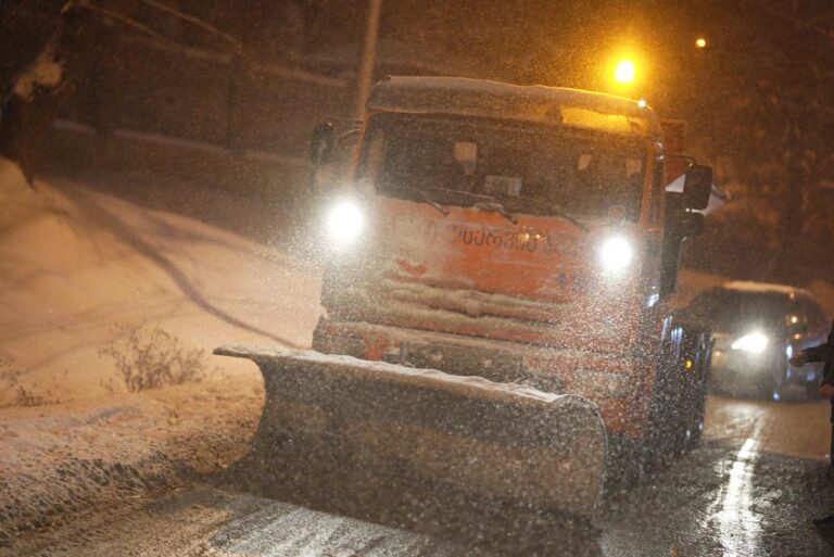 თბილისის მერია: დედაქალაქში გზების გაწმენდა ინტენსიურ რეჟიმში გრძელდება