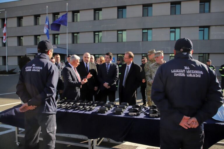 აშშ-ის სამხედრო ჯგუფის წარმომადგენლებმა საქართველოს საგანგებო სიტუაციების მართვის სამსახურს სახანძრო და საკომუნიკაციო აღჭურვილობა გადასცეს
