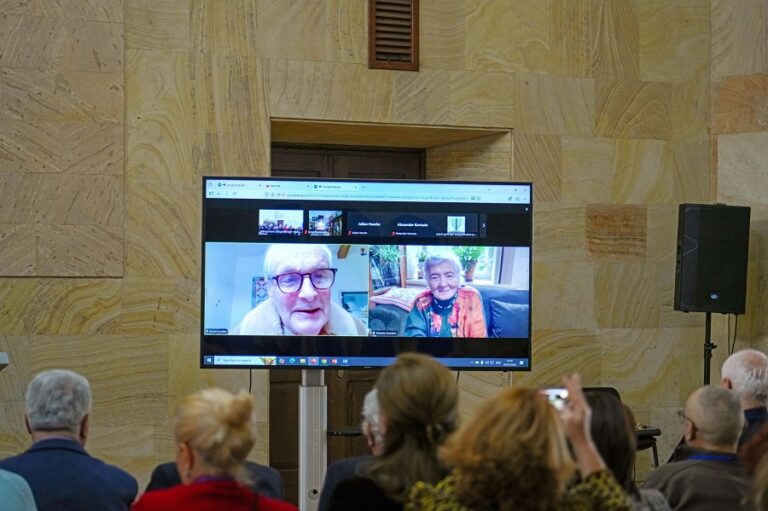 თსუ-ში აკადემიკოს მზექალა შანიძის 100 წლის იუბილესადმი მიძღვნილ კონფერენციაზე მეცნიერს უნივერსიტეტის ოქროს მედალი გადაეცა