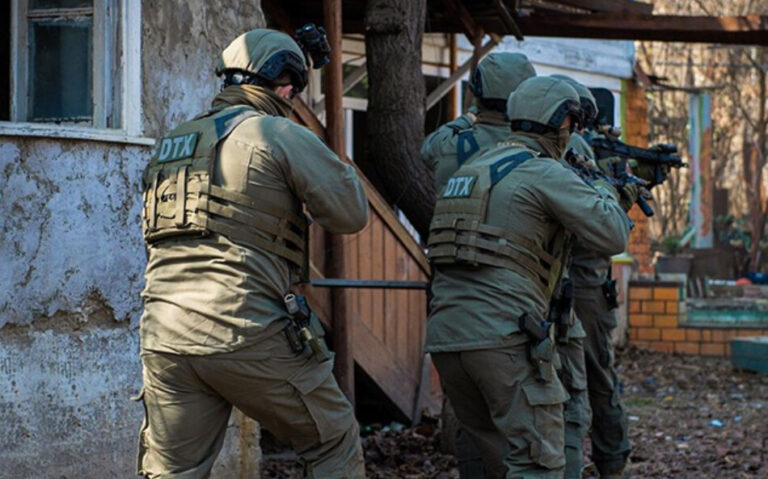 დაკავებულია სამი ახალგაზრდა მამაკაცი, რომლებიც ბაქოში ერთ-ერთ საელჩოსთან ტერაქტს გეგმავდნენ