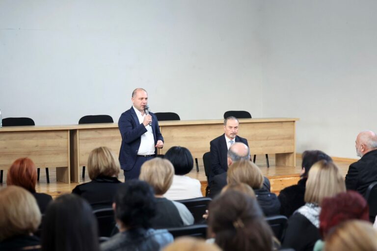 განათლების მინისტრმა სიღნაღის მუნიციპალიტეტის სკოლების მოსწავლეთა მშობლებთან შეხვედრა გამართა