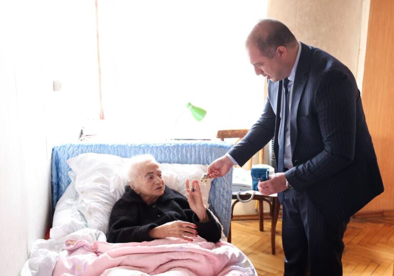 განათლების მინისტრმა ცნობილ ქართველ მეცნიერს, ელენე აბაშიძეს პროფესიული დღე მიულოცა