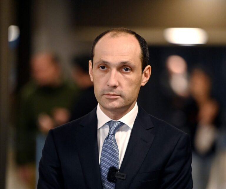 ლევან დავითაშვილი სუს-ში გამოკითხვაზე იმყოფება